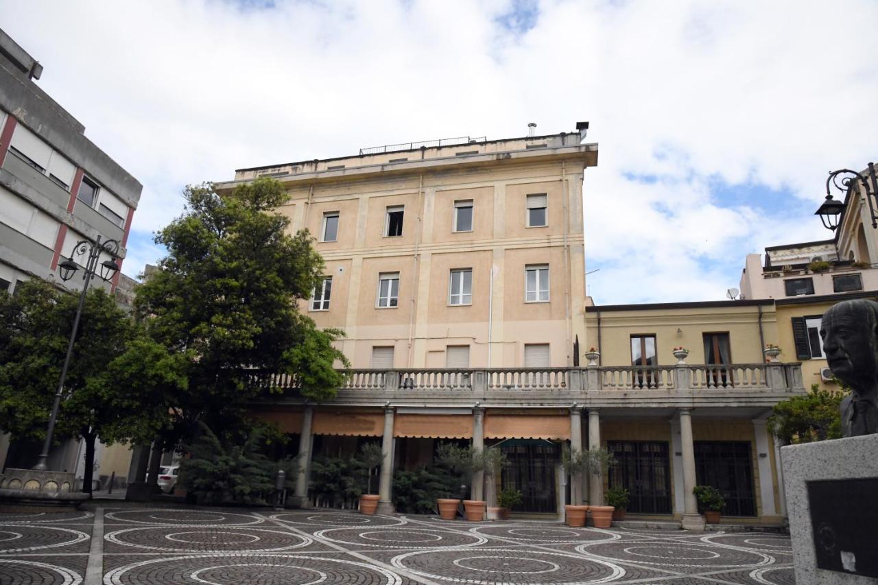 Domo Peonia Bianca Hotel Nuoro  Bagian luar foto